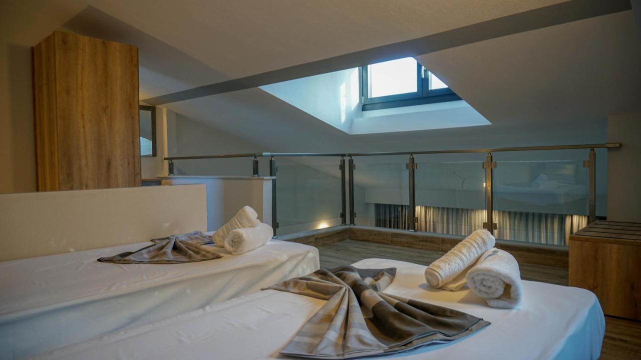 Enalia Luxury Living Appartement Nikiti  Buitenkant foto